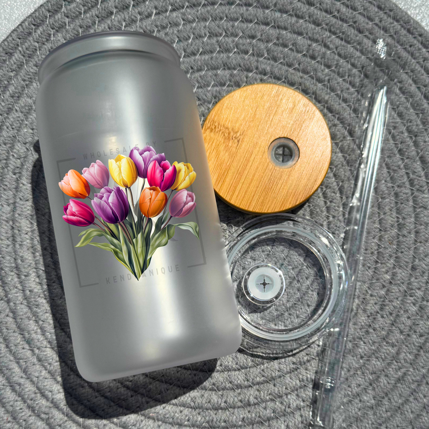 16 oz glass can with bamboo lid and straw-Tulip Bouquet (UV199)