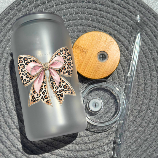 16 oz glass can with bamboo lid and straw-Leopard & pink bow (UV195)